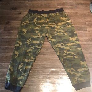 Zumba camouflaged pants